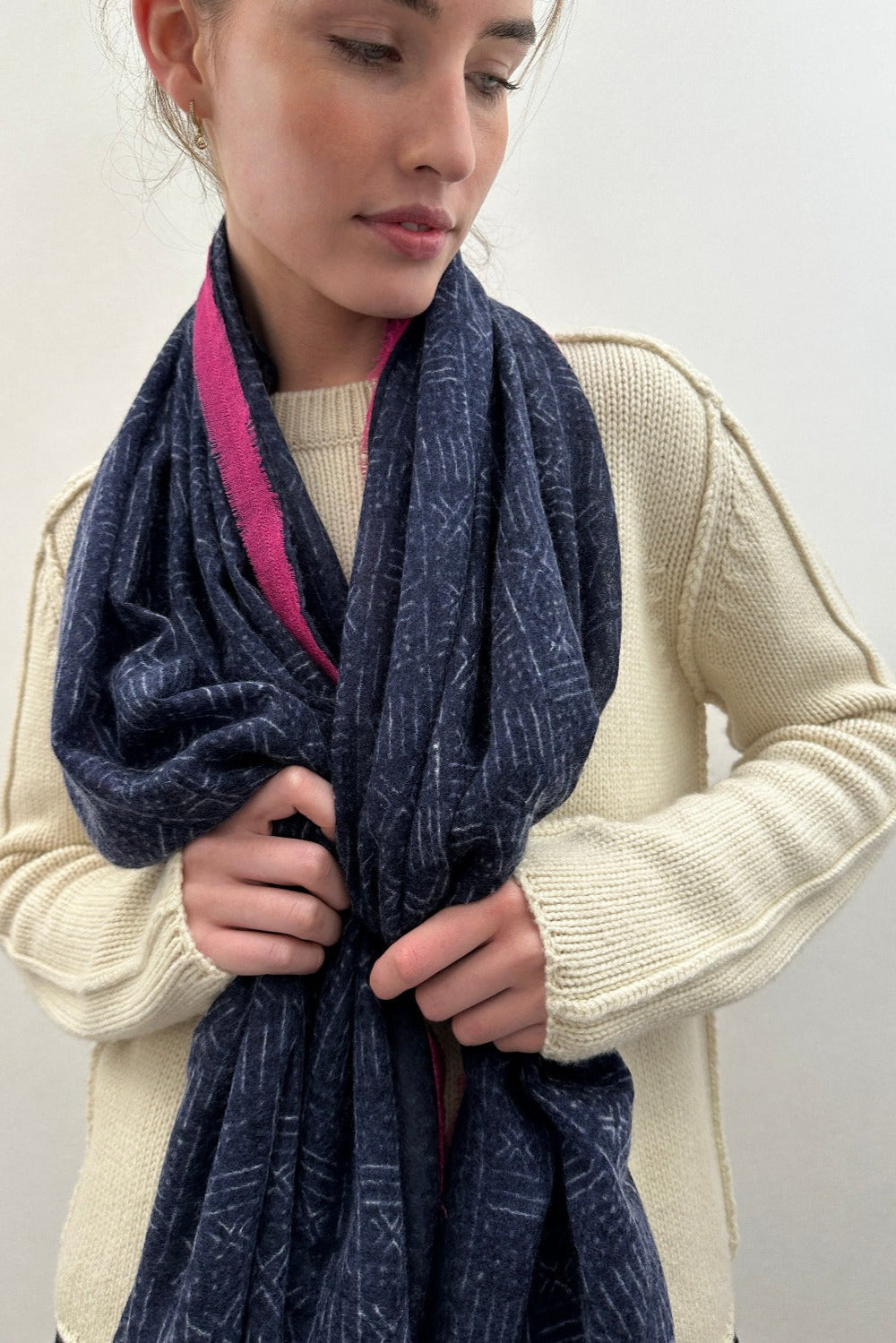 Mud print navy scarf with border