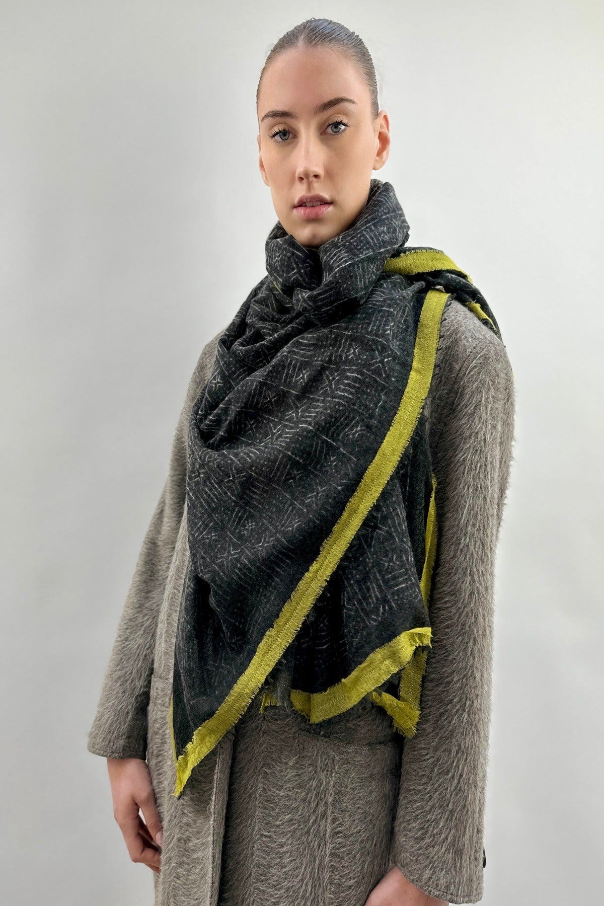 mud print  citronelle grey scarf