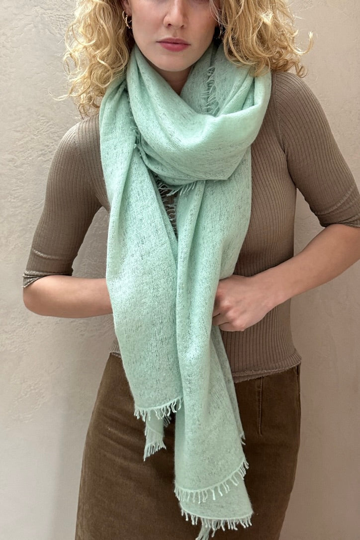 Eighty scarf in mint green cashmere