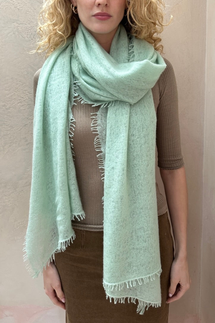 Eighty scarf in mint green cashmere 3