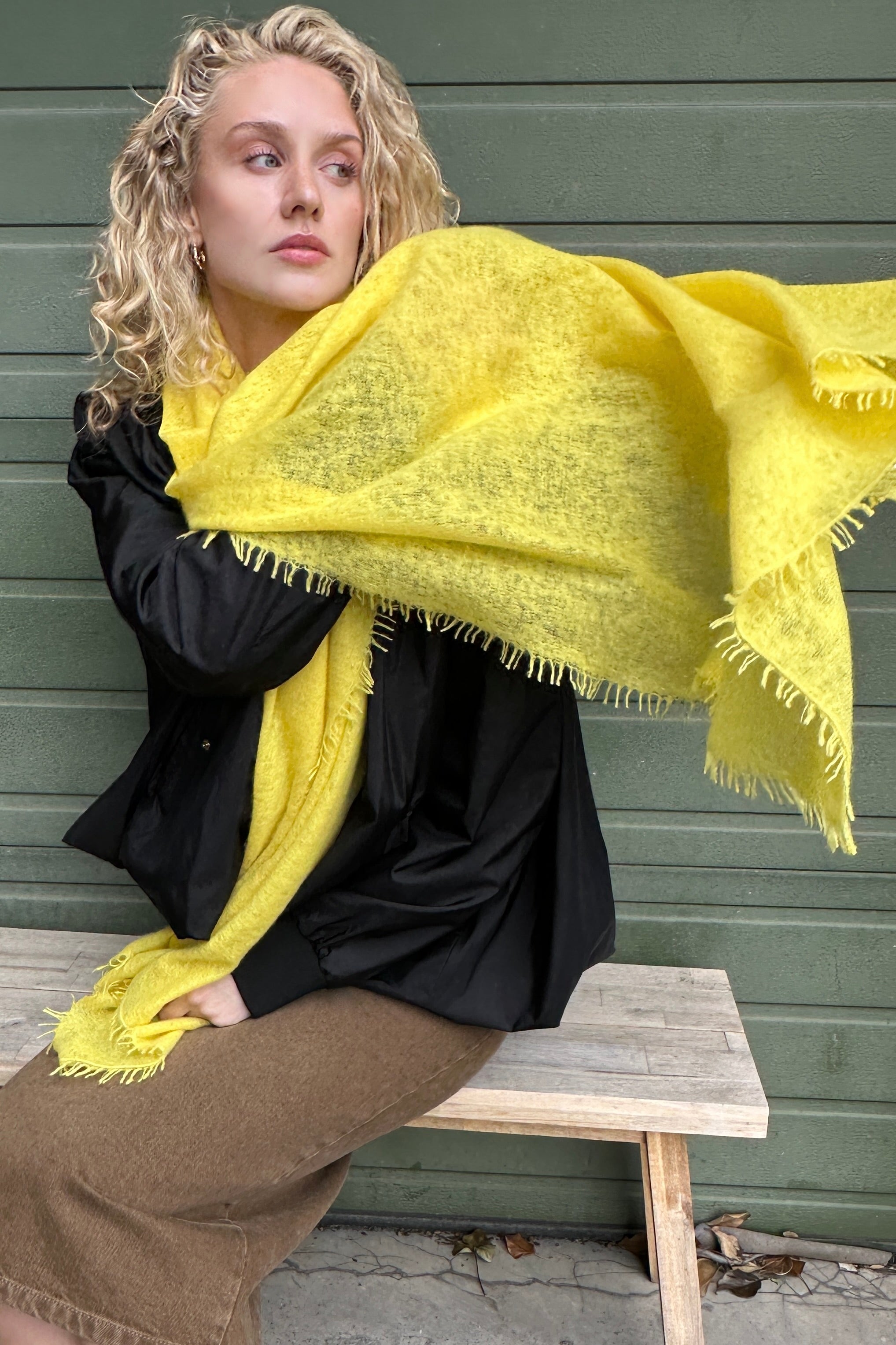 Eighty scarf bright yellow cashmere knit