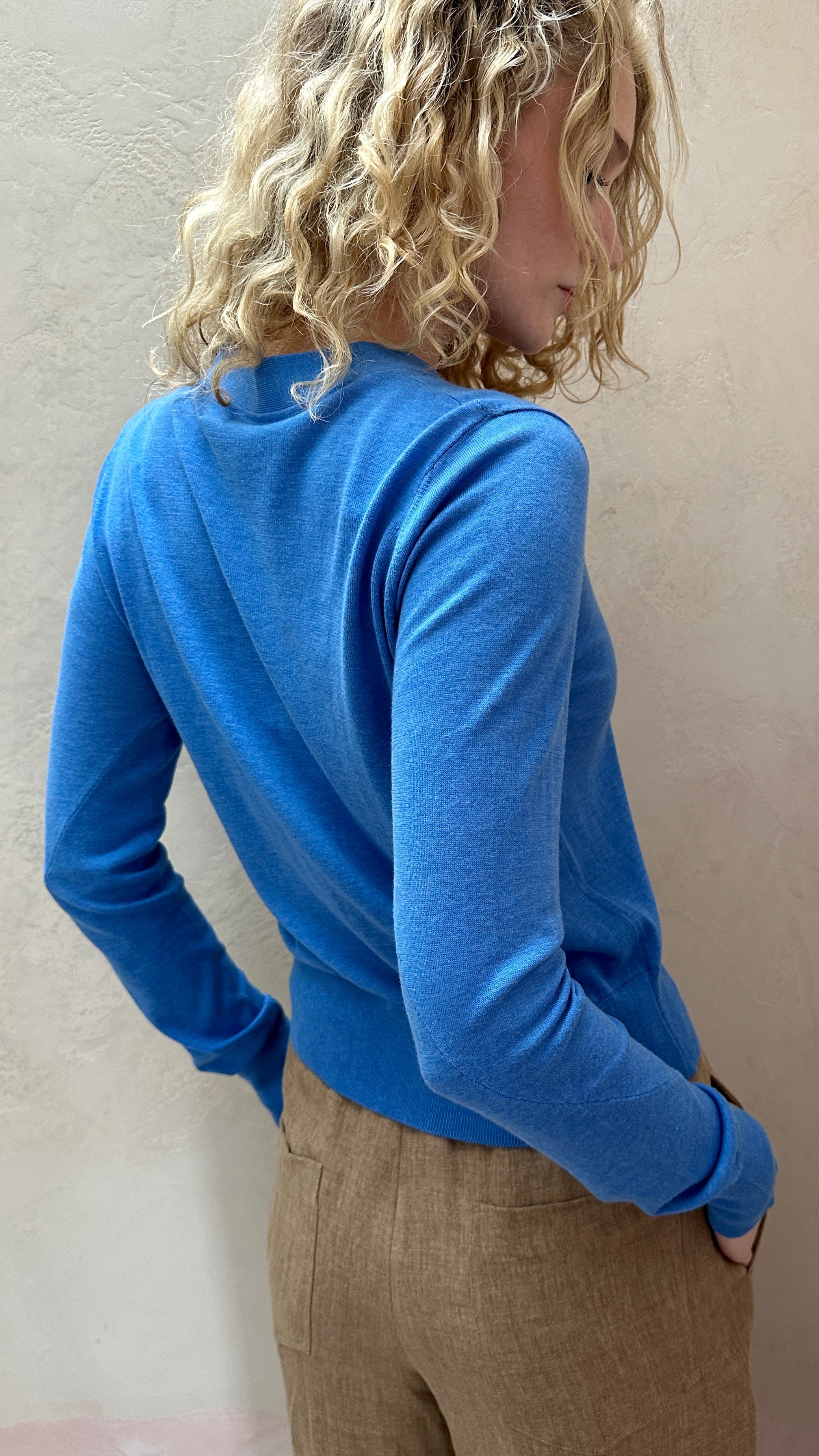 Maeser Back view cornflower Blue