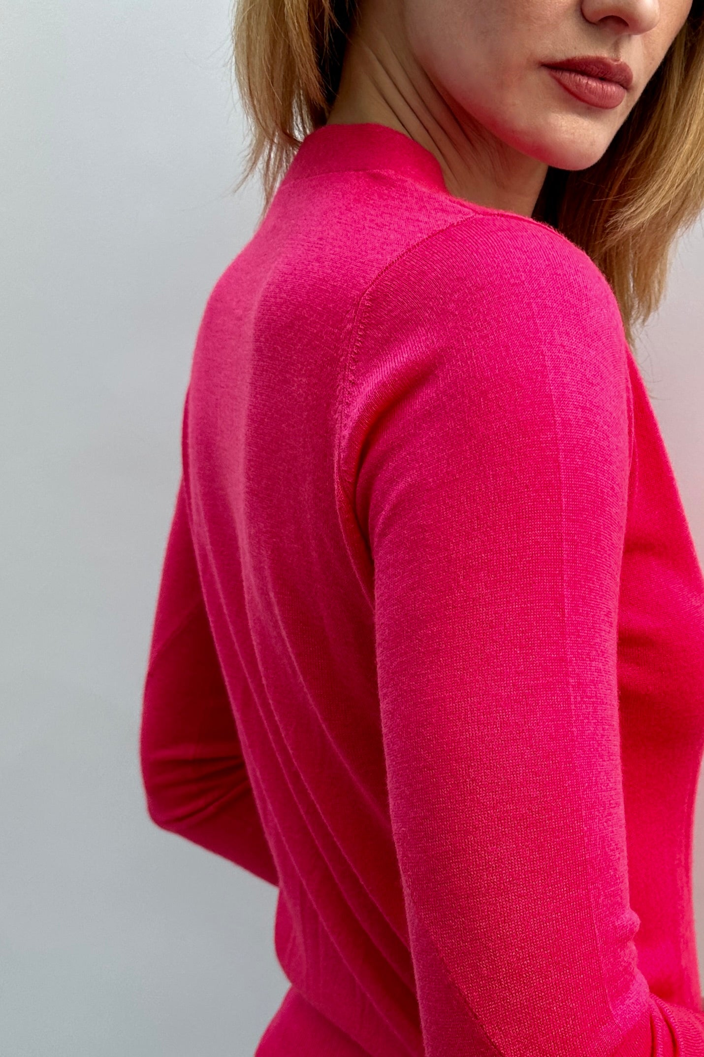 malo side view dark pink