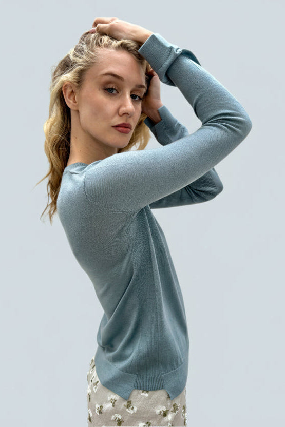 dolly crew neck sweater light blue cashmere silk side view