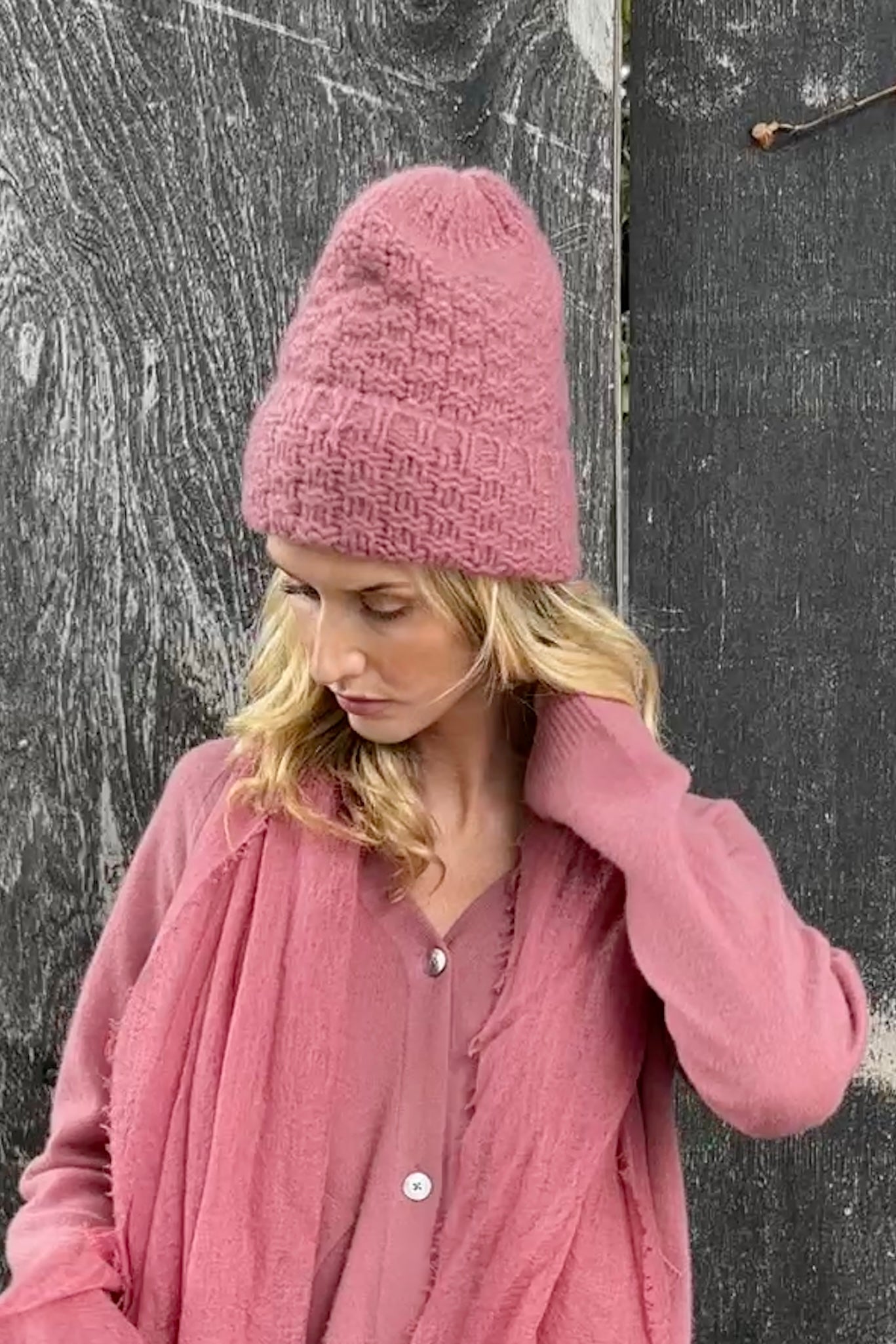 margo beanie hat in brown pink