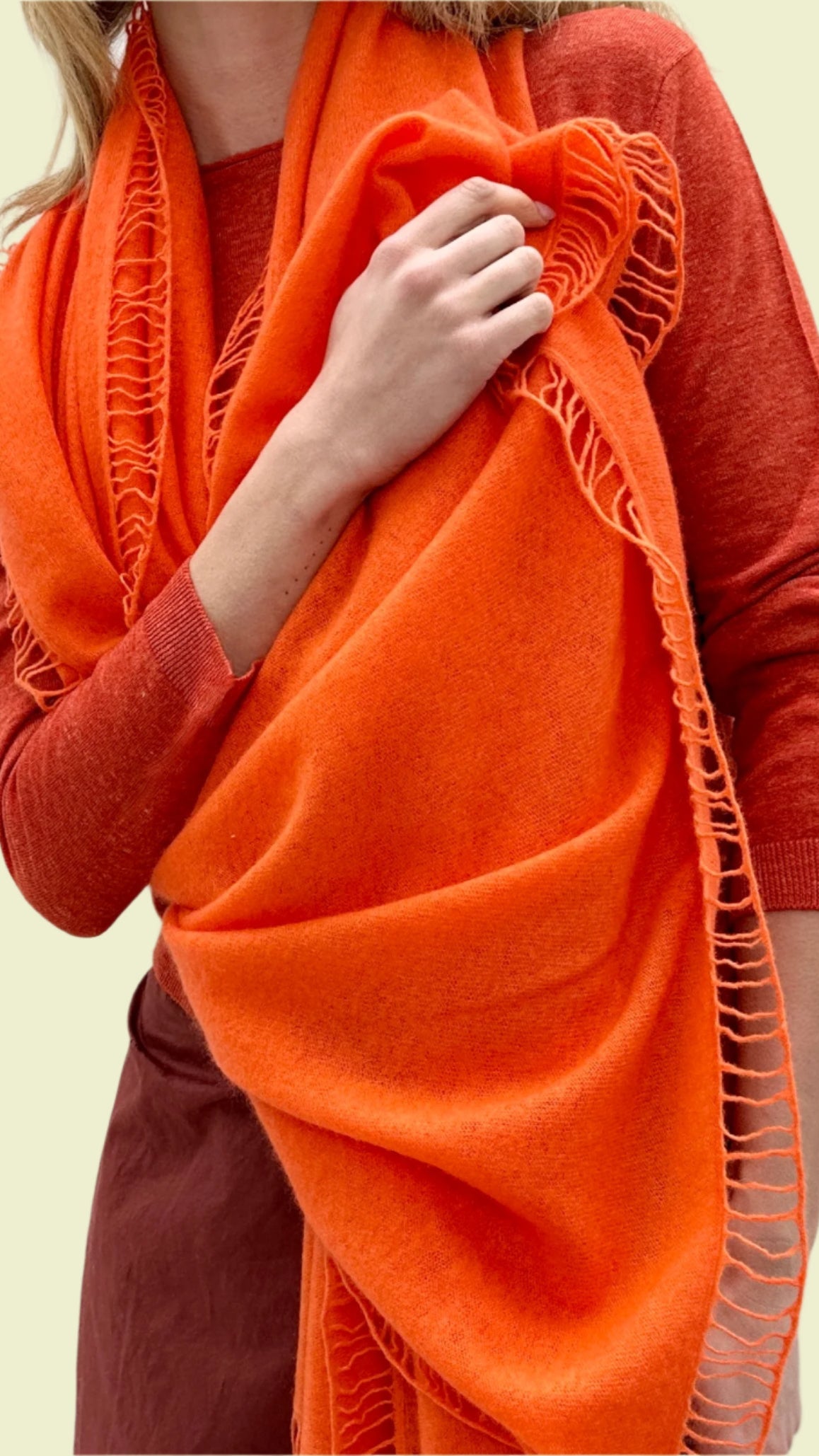 lock orange  cashmere scarf close up 2