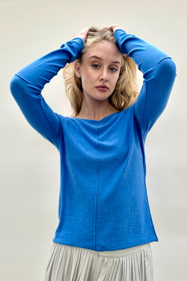 Connar blue round neck cashmere silk arms up