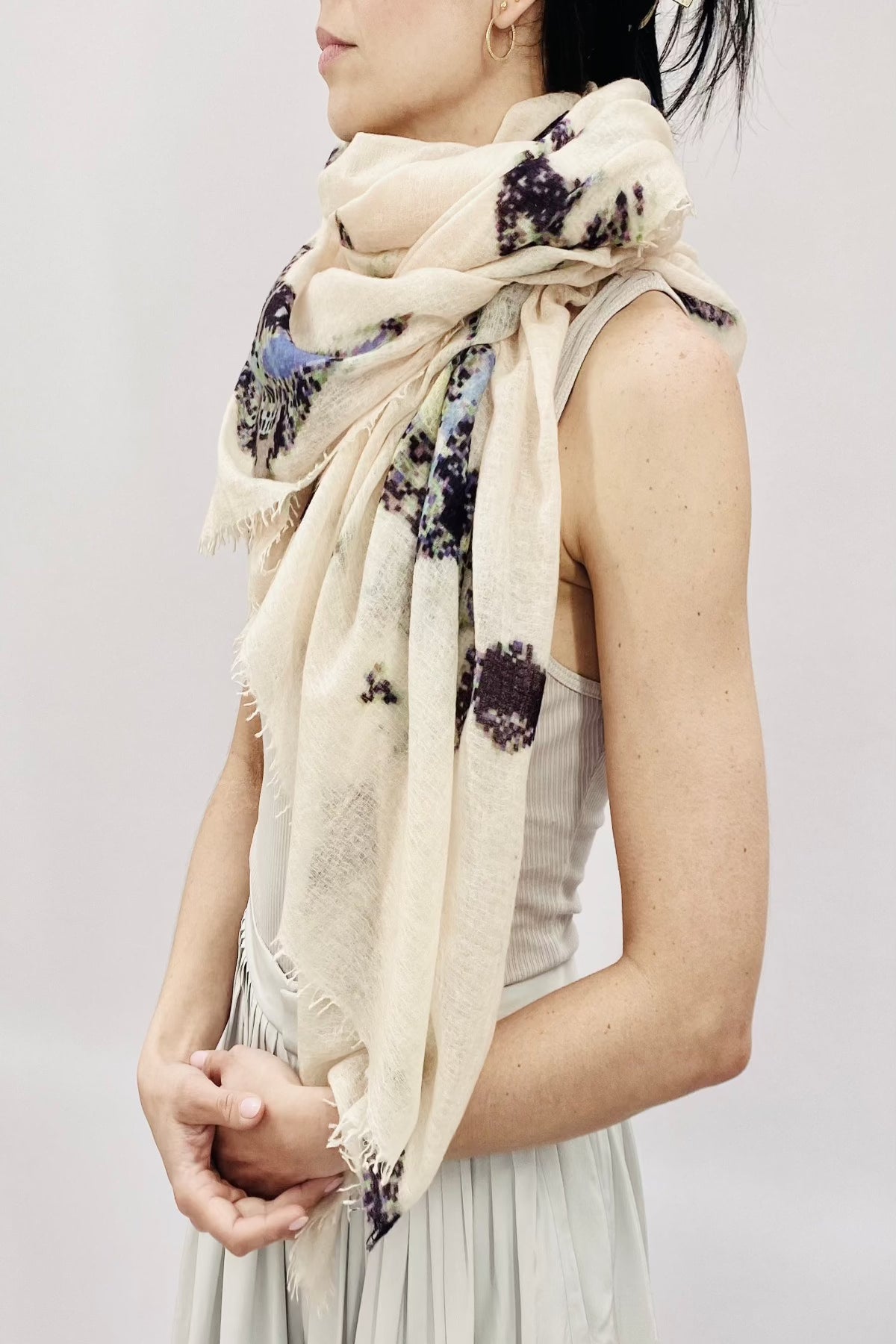 side view  dominga light cashmere scarf