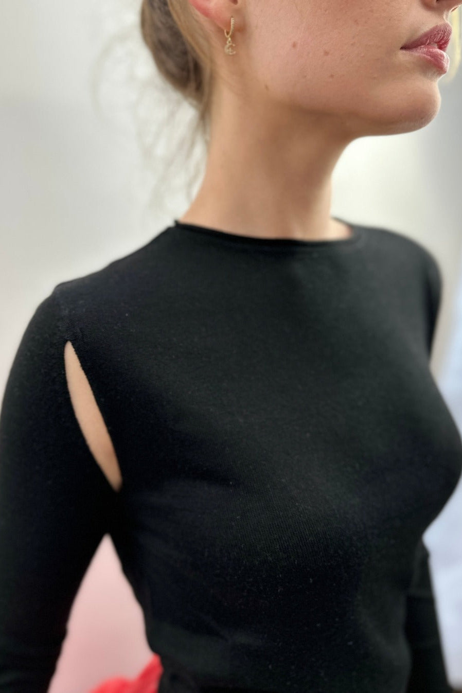 Richileu black slit top cashmere silk close up 2