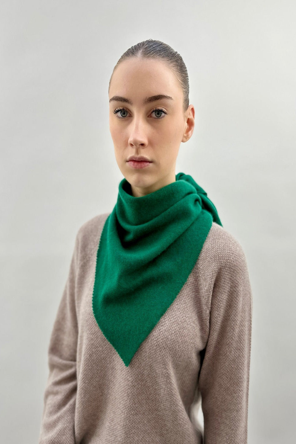 doon kelly green foulard bandan neck wamer