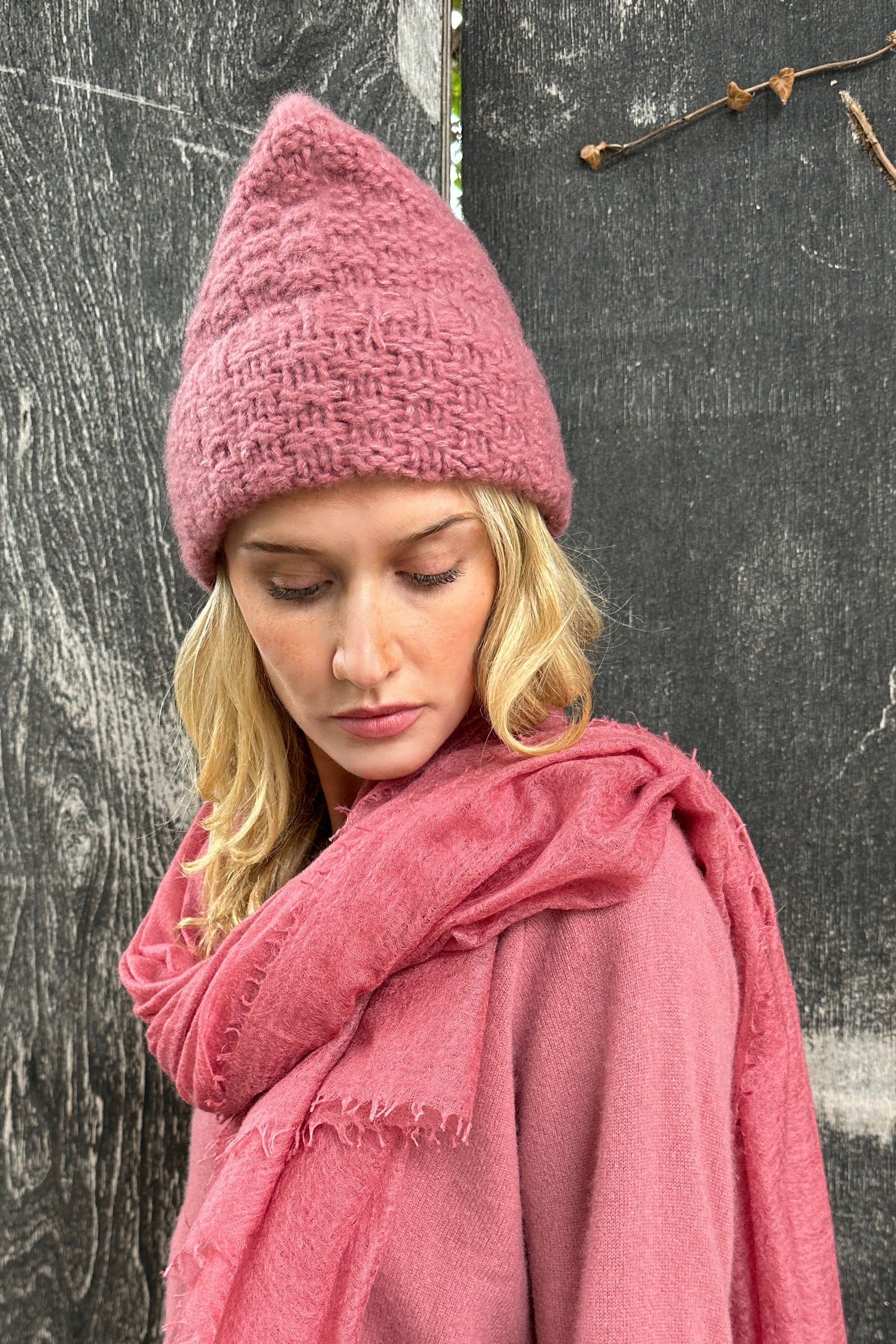 margo beanie hat in brown pink