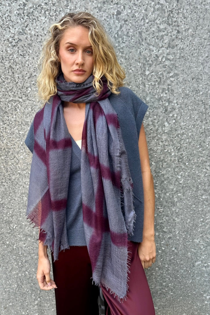 model in Shiborisky scarf cashmere in bluesy blue claret wine 