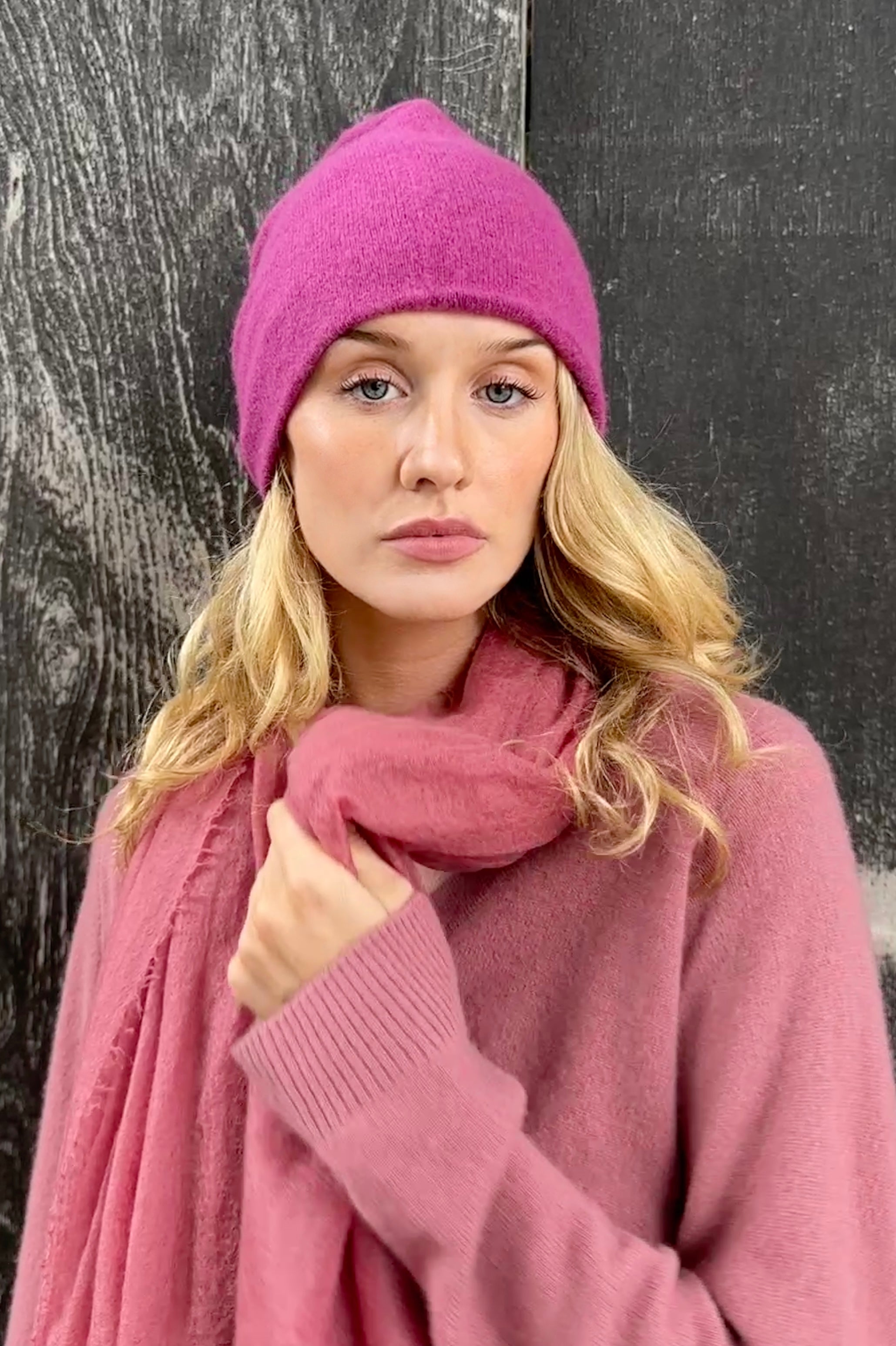 Revo Beanie Dark Pink