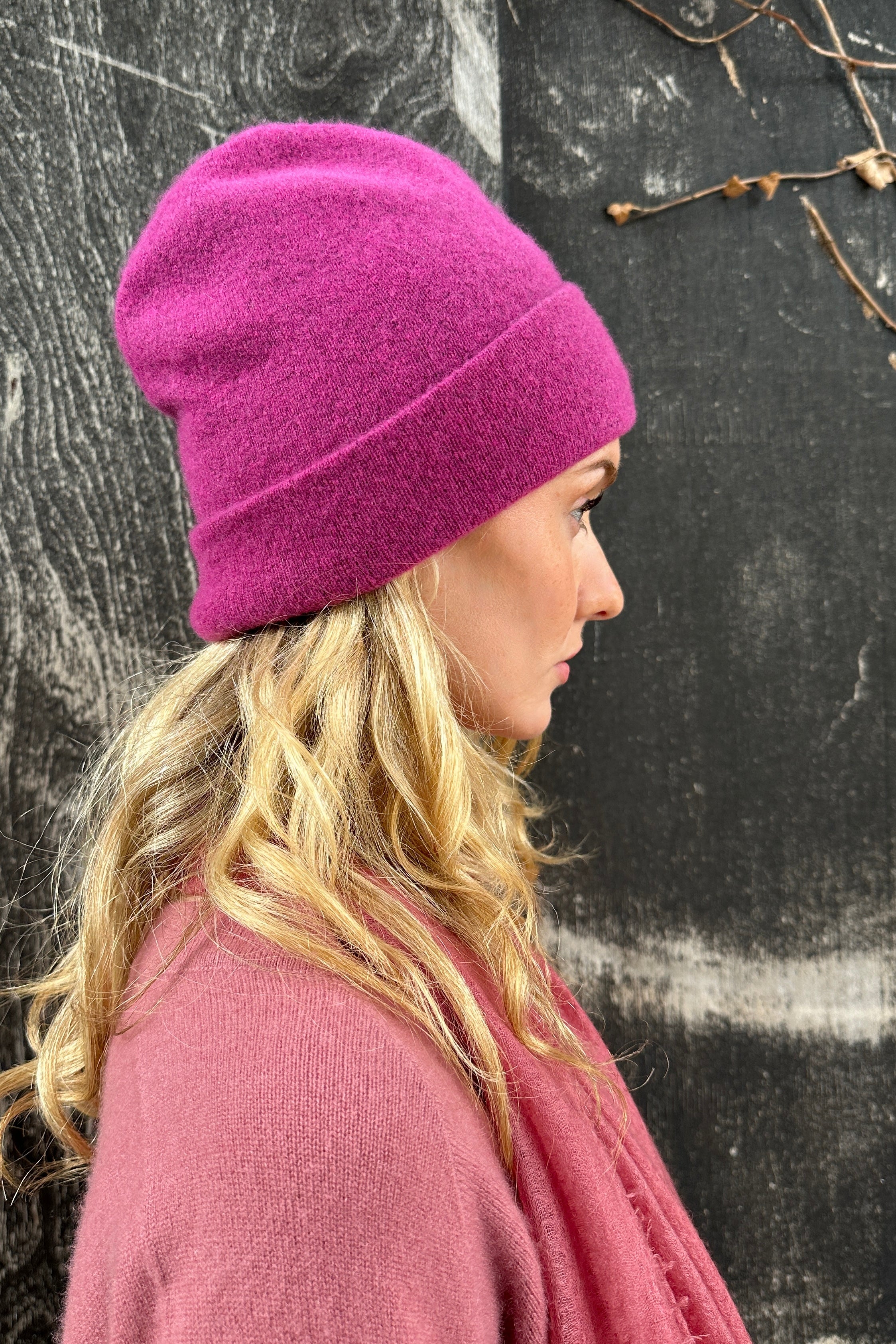 Revo Beanie Dark Pink