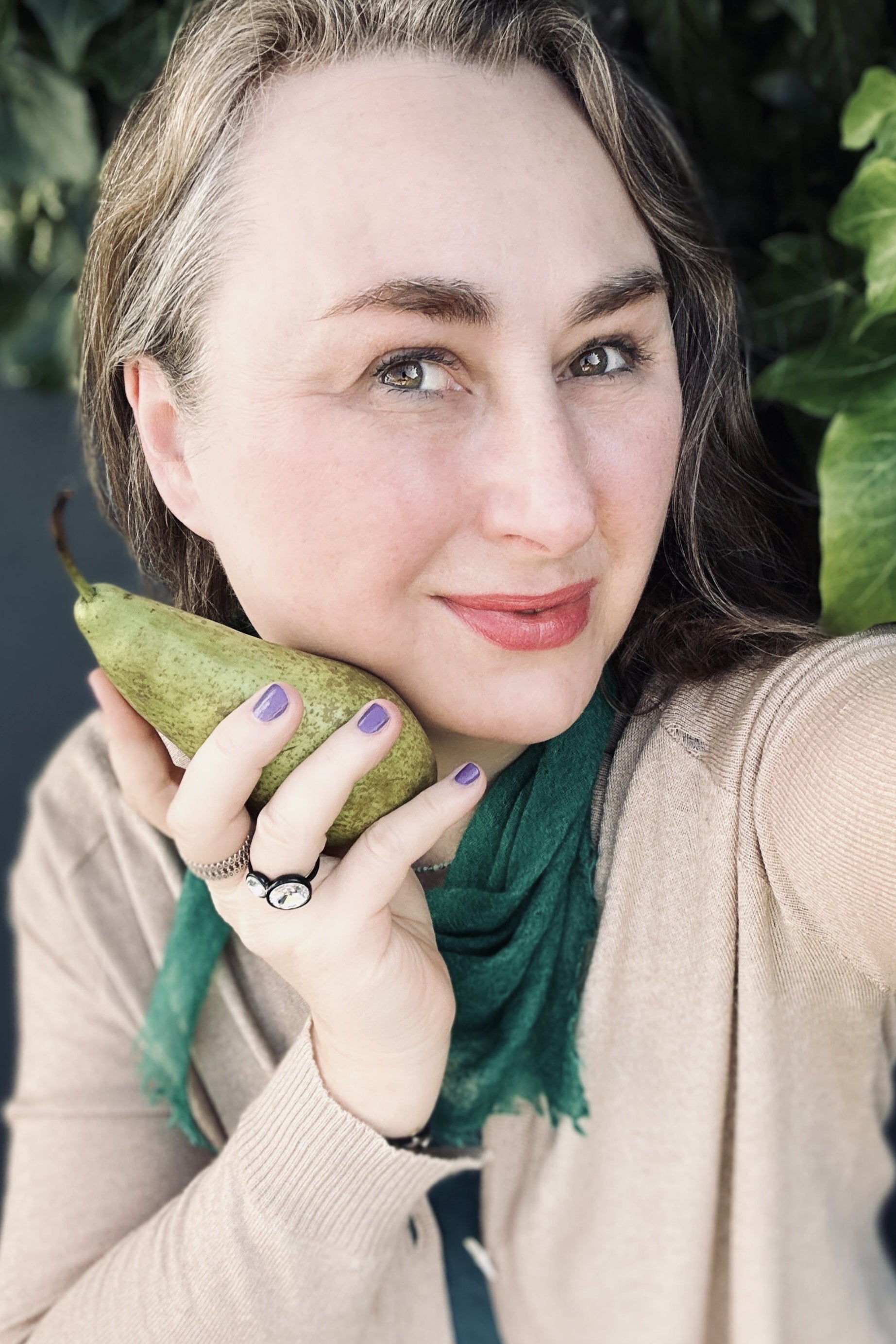 sian jacobs  dublin ireland with pear profile image